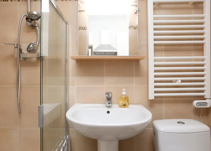 Rue Du Maine In Montparnasse - Next To Train Station, Close To 6th Arrondissement